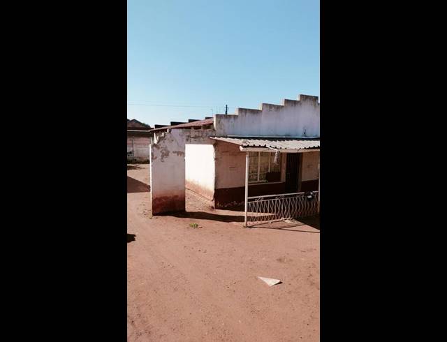 2 BEDROOM HOUSE FOR SALE IN LENASIA